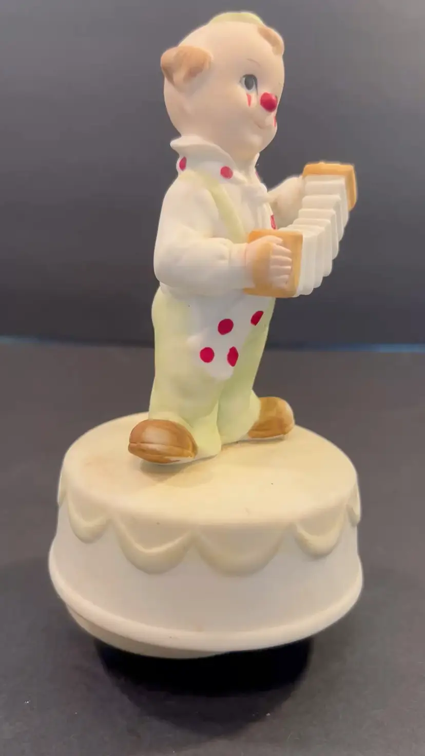 Vintage Clown Playing Accordion Figurine – Musical Style Collectible