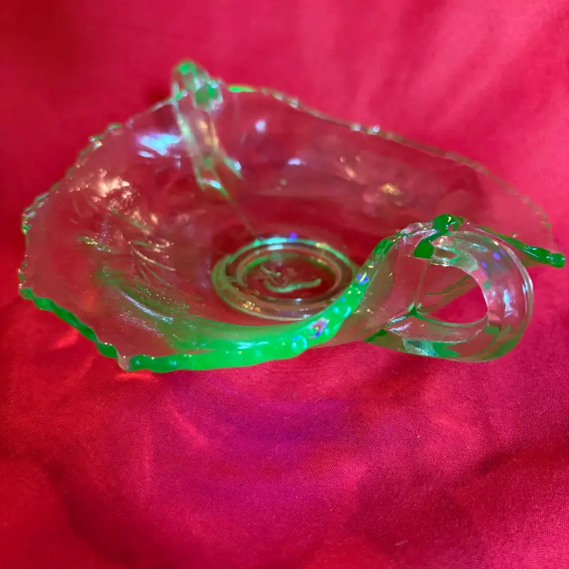 16. VTG 1930’s Indiana “Fruit” Uranium Bon Bon Dish