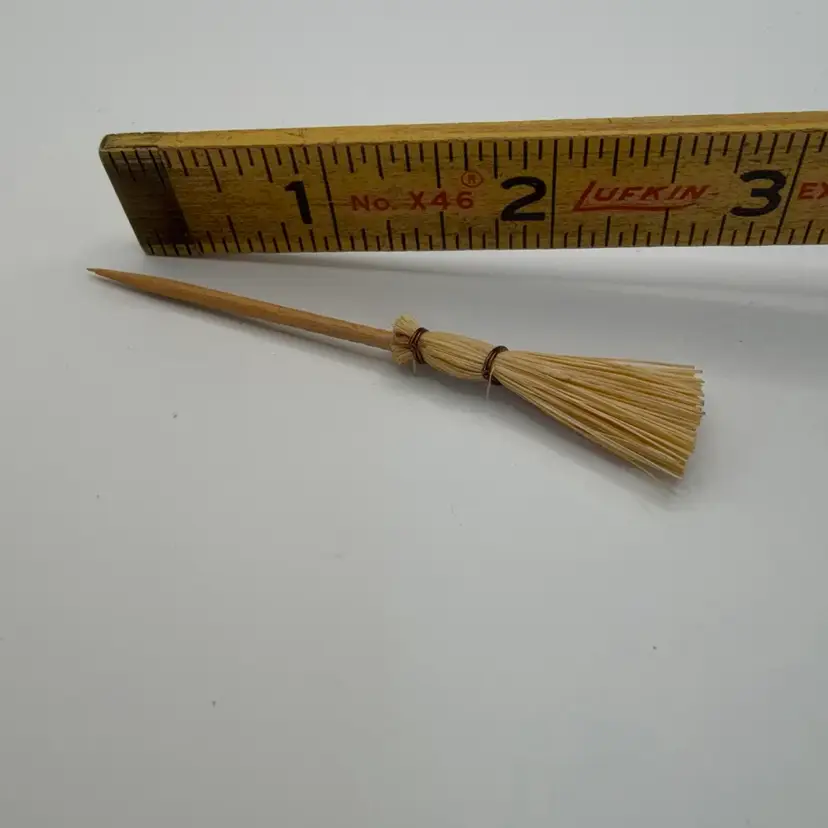 🔔 Mini Witch Broom