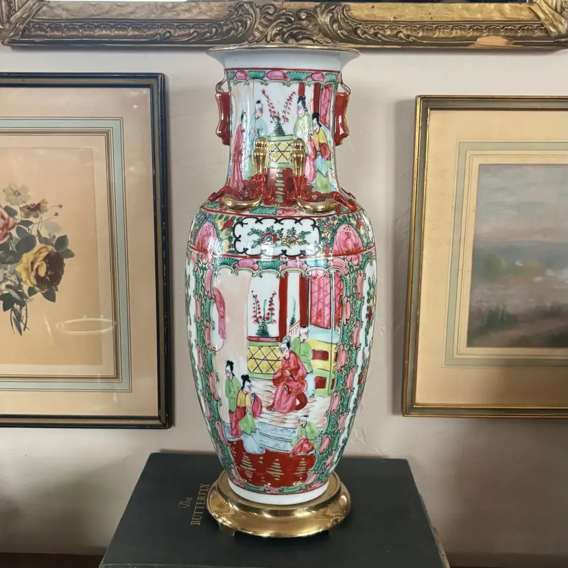 🐇 Vintage 14” Famille Rose Rose Medallion Hand Painted Floral Garden Applied Red & Gold Gilt Handled Porcelain Vase