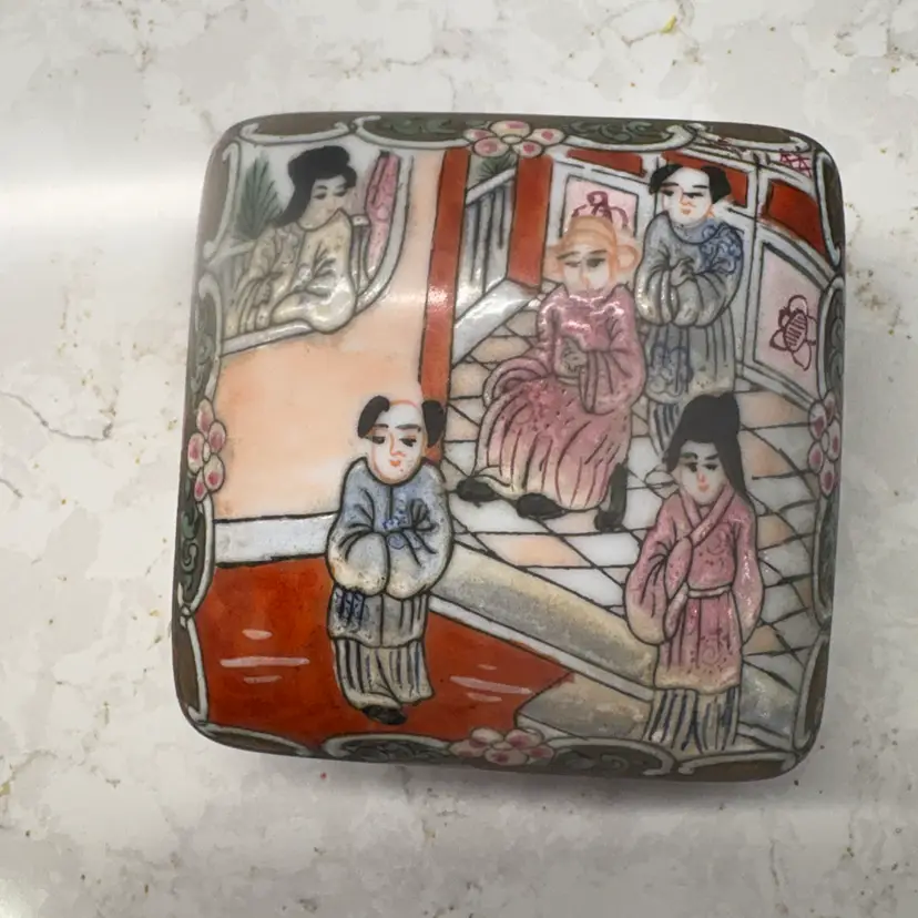 Chinese Famille Rose Porcelain Box 4" Square - Rose Medallion Trinket