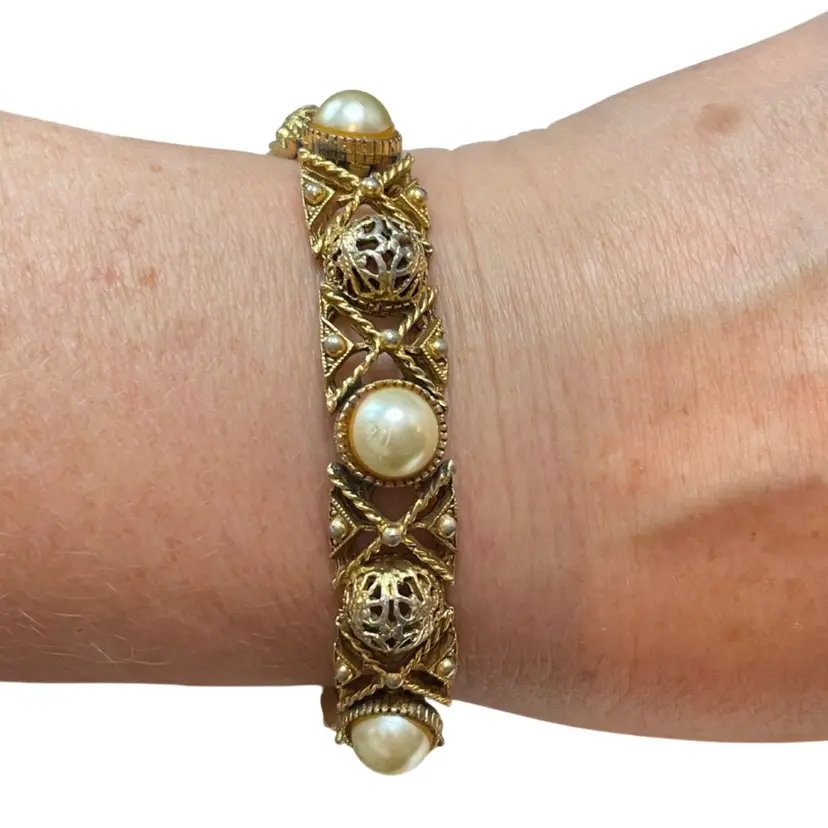 15 Vintage Florenza Bracelet Filigree Faux Pearl Gold Tone Statement 7"