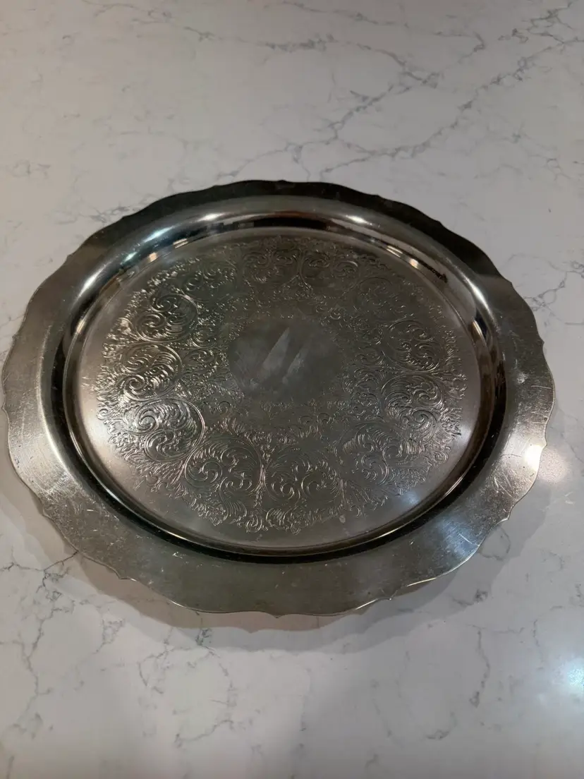 🪺Oneida Silver Plate Tray With Scalloped Edge