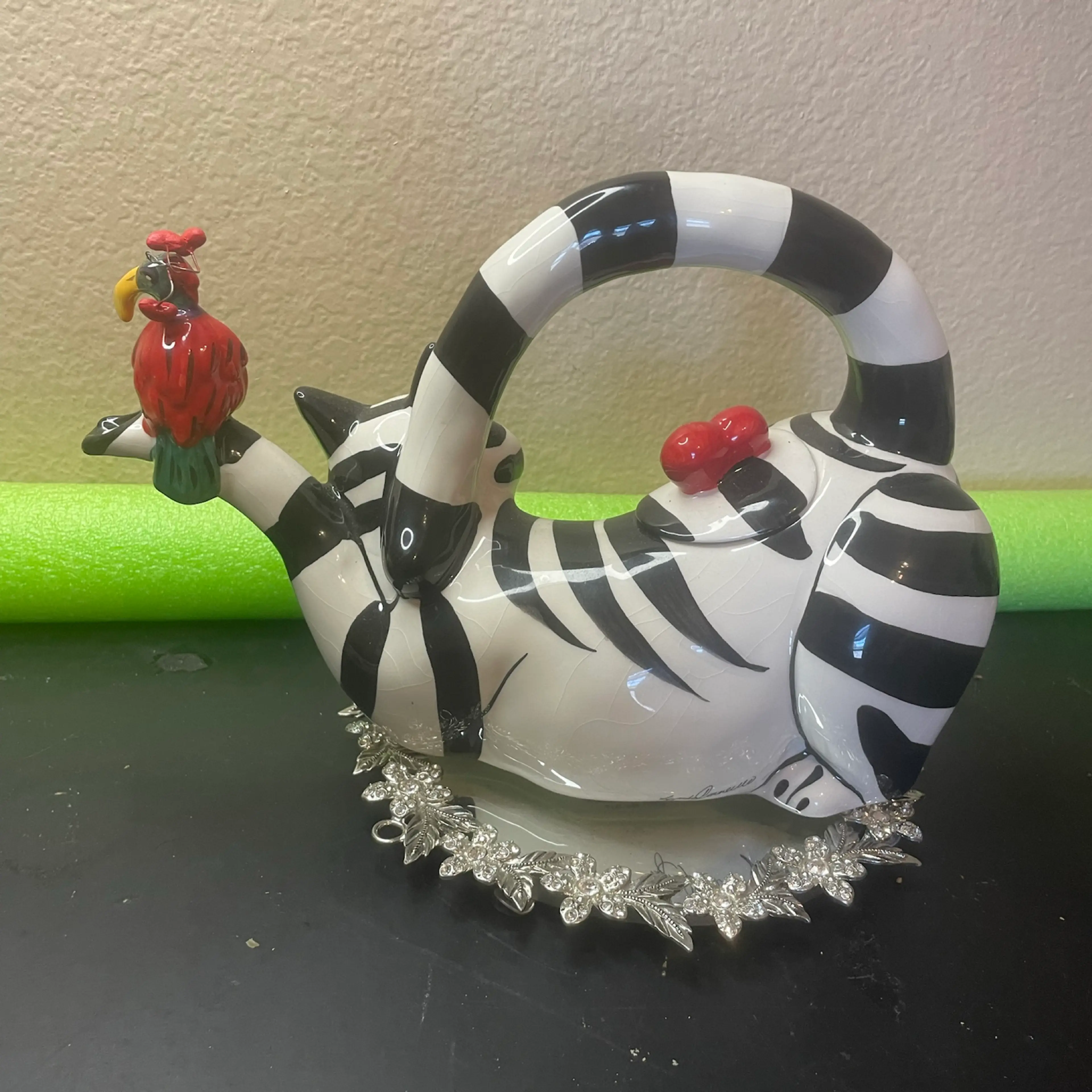 Image 2 of 8