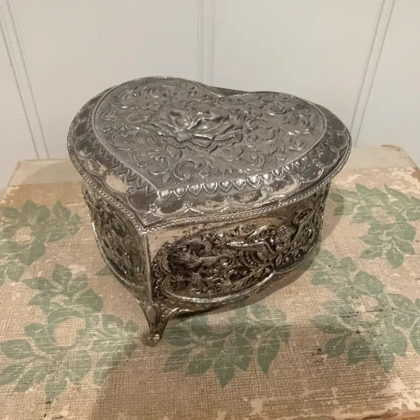 Metal Heart Rose Trinket Box