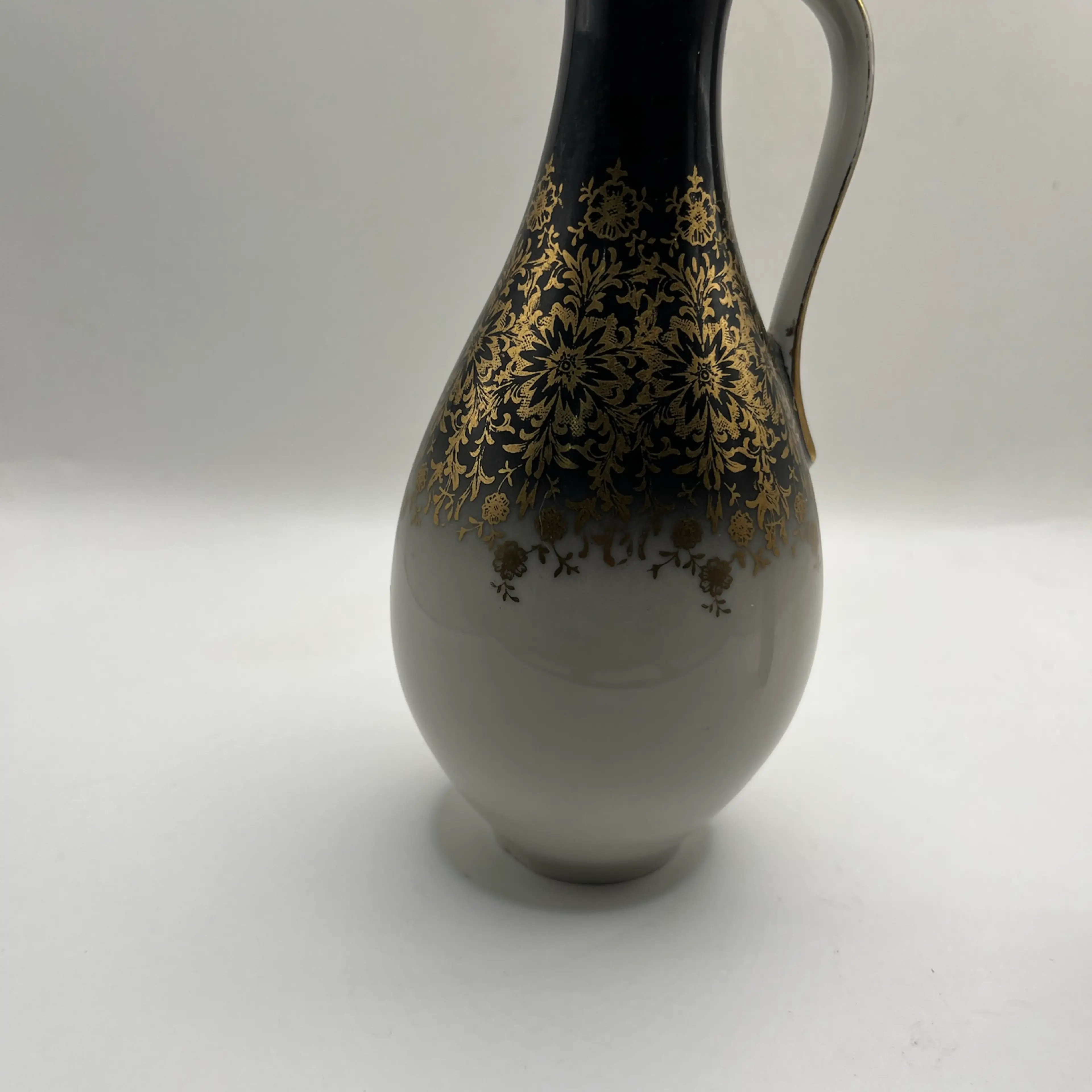 Image 2 of 8