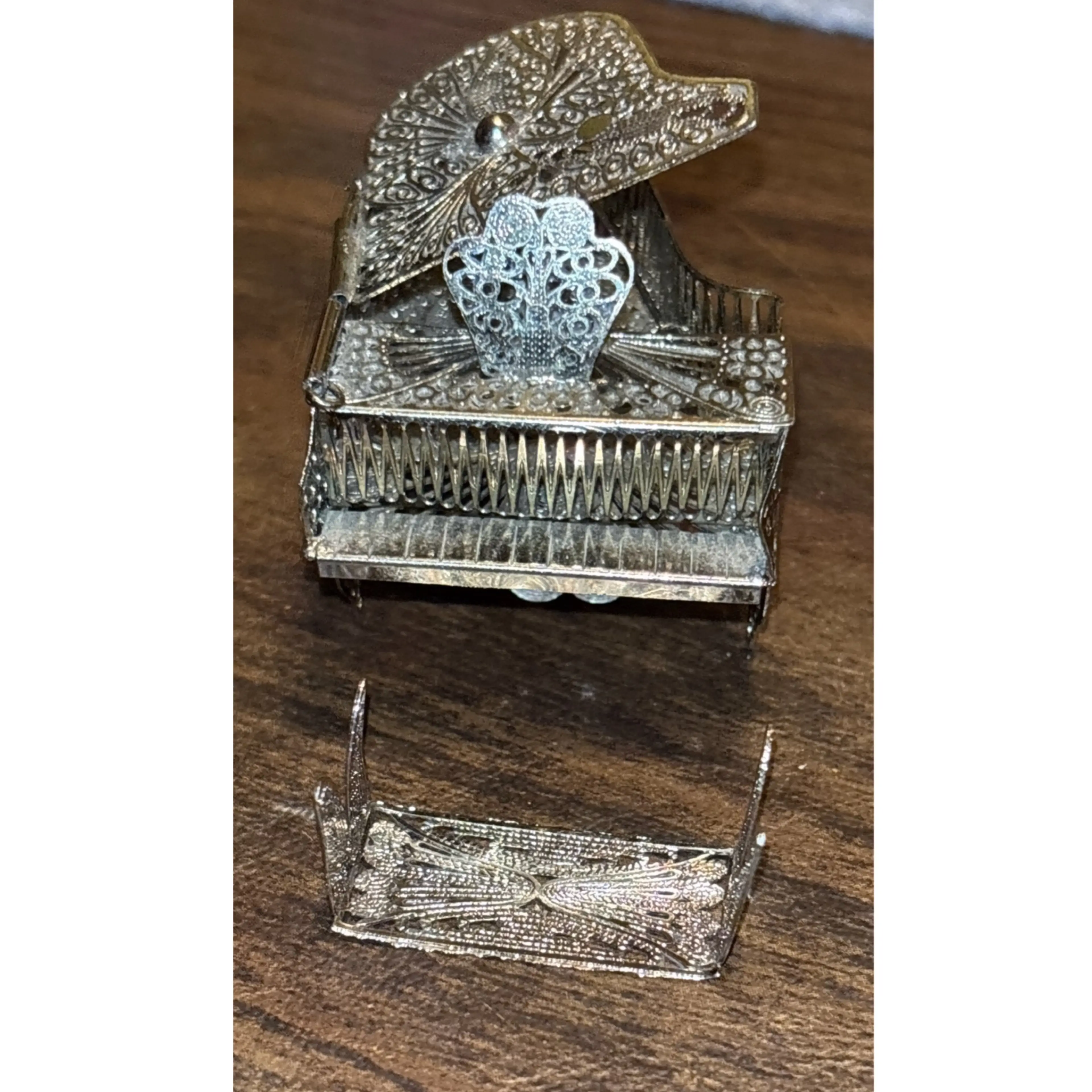 Image 3 of 5