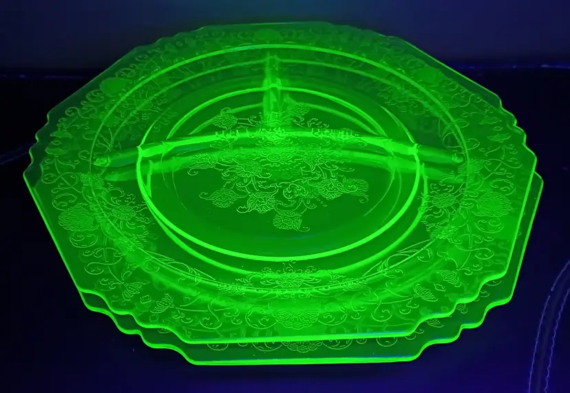 2 Hazel Atlas Florentine Grill Plates ~ Uranium Glass ~ Depression Poppy Green