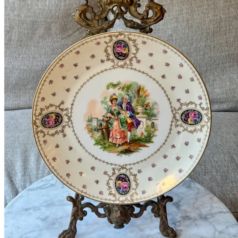 .😻 13” vintage porcelain serving chop plat by Schumann Bavaria in Germany.