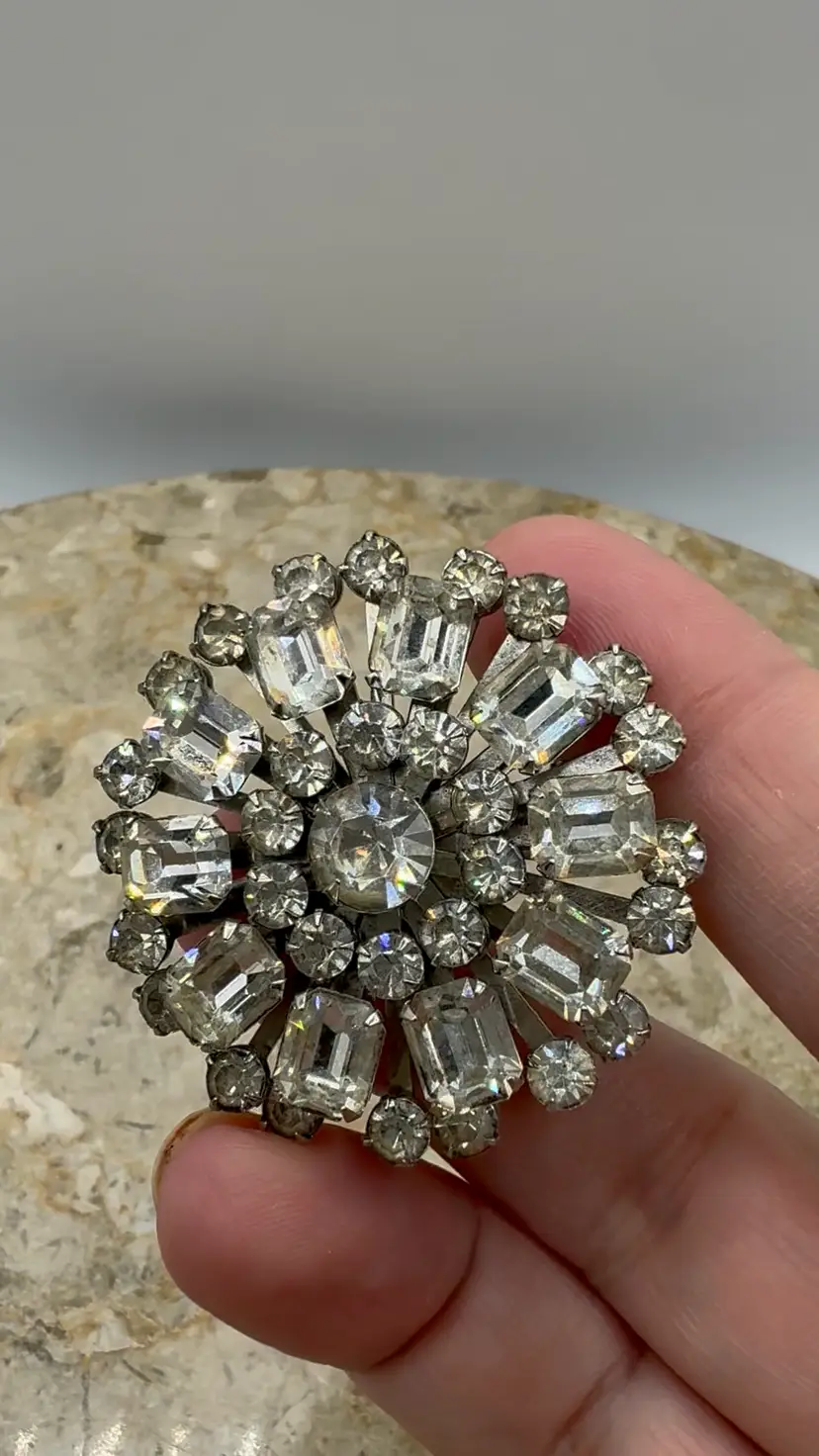 Vintage 1950’s 3D Tiered Clear Rhinestone Pinwheel Brooch