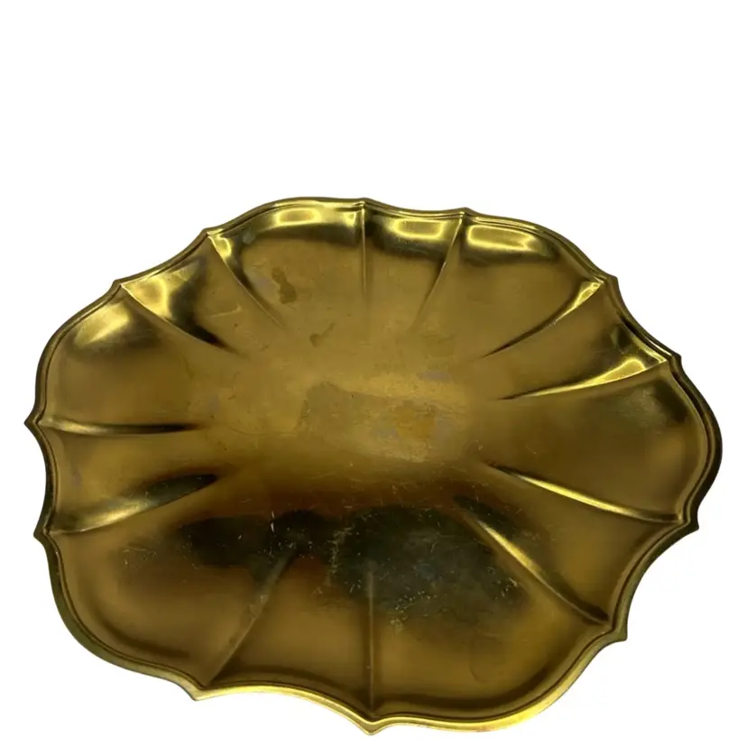 Round Brass Tray With Scalloped Edge 
11” Diameter Some Sticker Residue