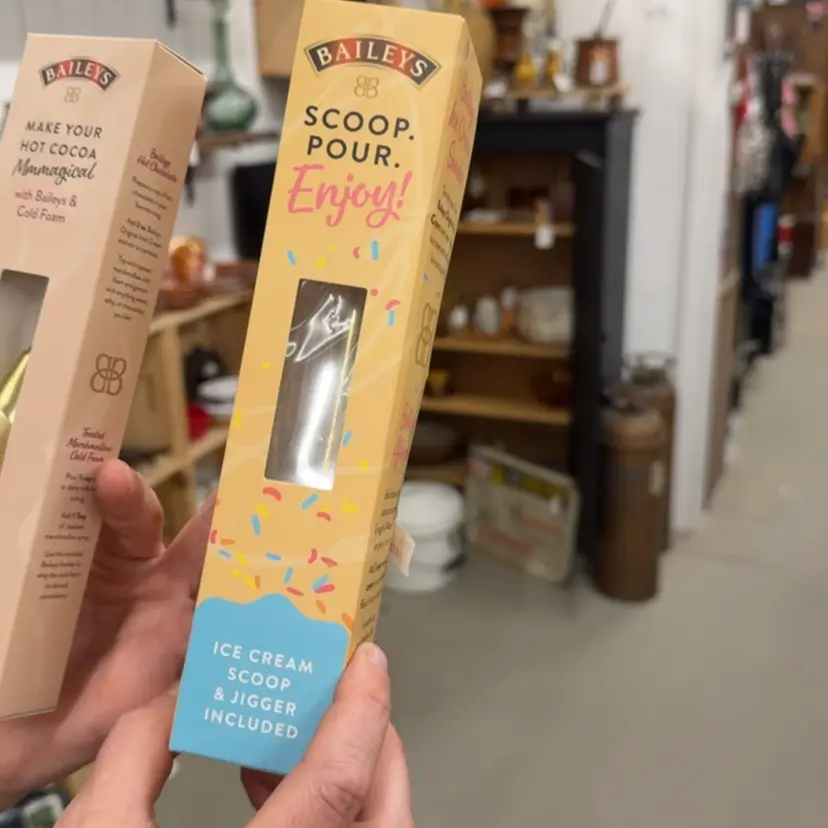 #01 - Bailey Scoop