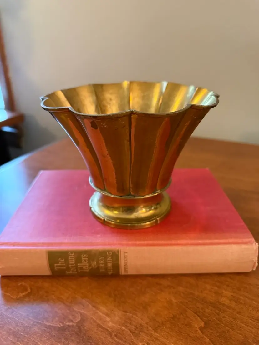 ☀️ 6” W x 4-1/2” H Vintage Brass Planter