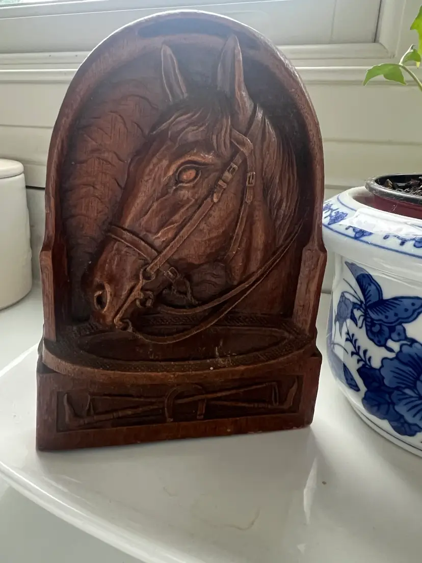 🧺 Vintage SYROCO Equestrian Match Holder
