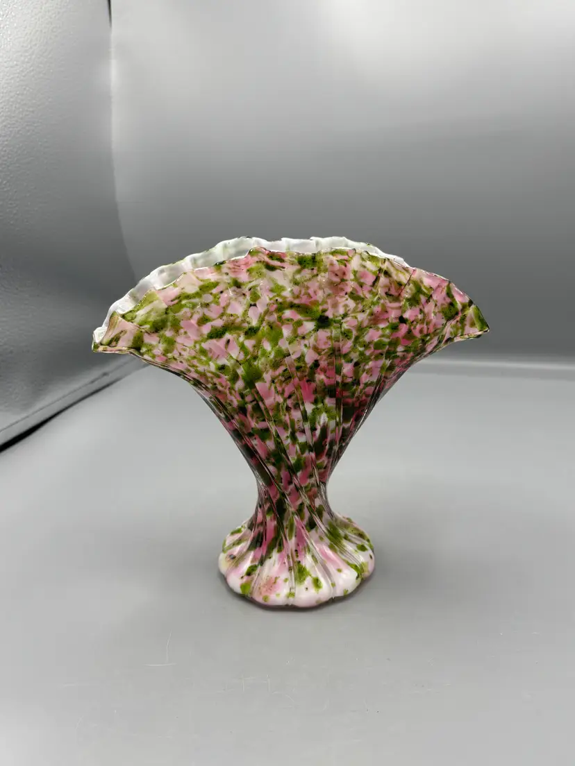 Vintage Fenton  Murrhina fan vase