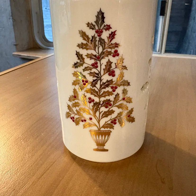 Lenox Holiday Pierced Candle Column 6" Holly Berry Gold Trim Christmas Luminary