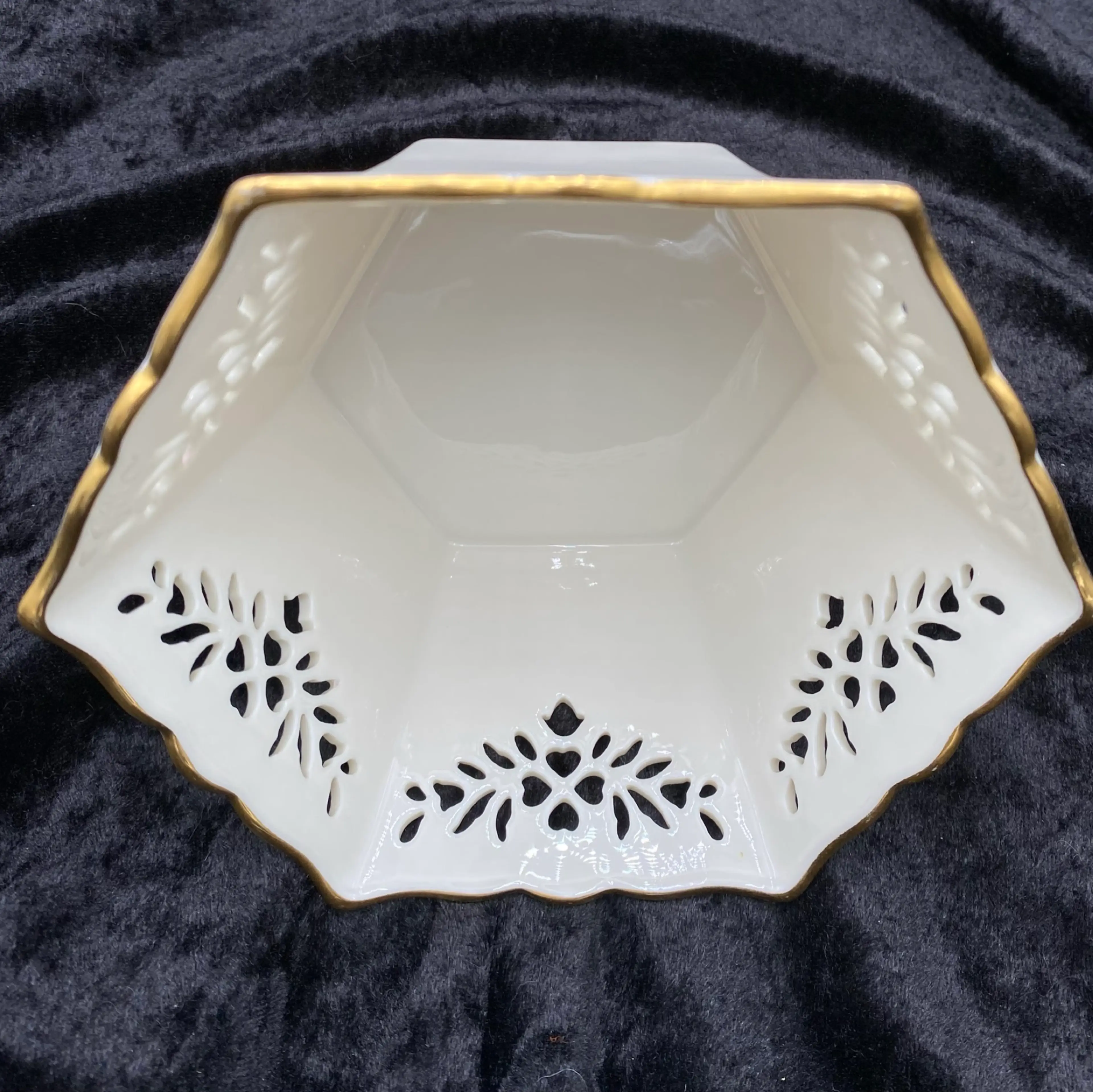 Image 4 of 12