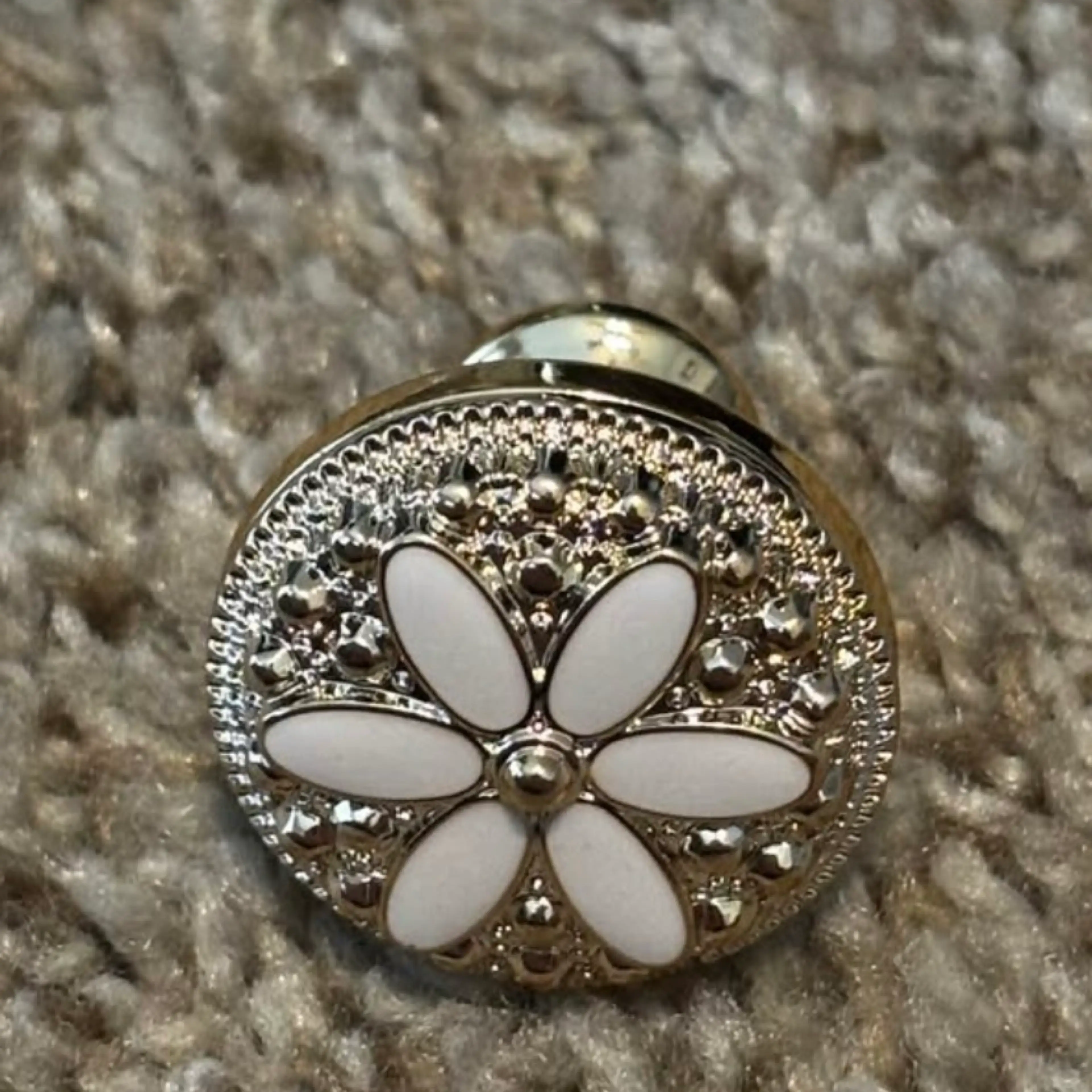 Image 2 of 4
