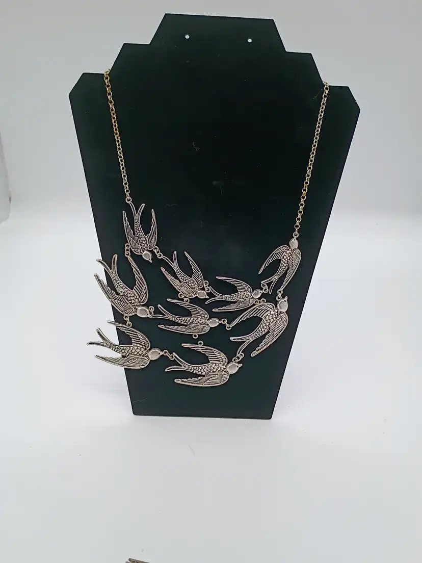 #01 Silver Tone Bib Style Statement Necklace Flying Flock of Swallows Birds 14-24".