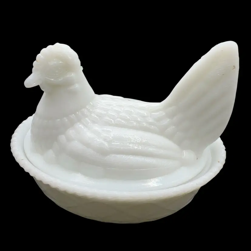 Vintage WestMoreland 4” Milk Glass Hen On A Nest