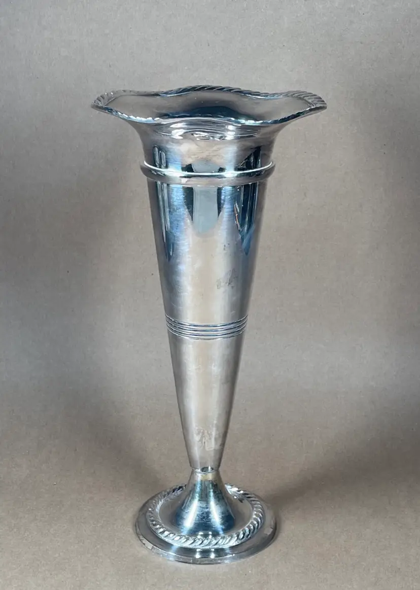 Silver Toned Plated Tulip Vase - Non Magnetic