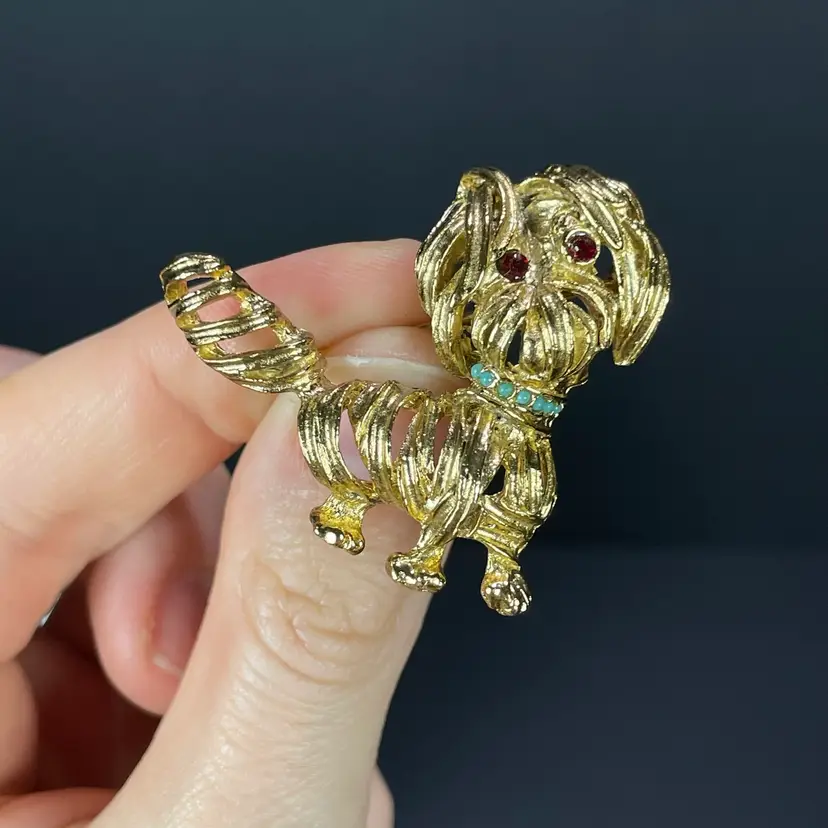Sphinx Retro Gold Tone Maltese Dog Brooch Red & Blue Stones Collar Vintage READ 1.5"
