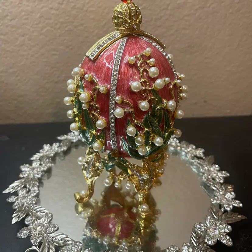 STUNNING Faberge Russia 6" Enamel Lily of the Valley Easter Egg Figurine.
True Replica of the 1898 Faberge portrait Easter egg presented to the Czar