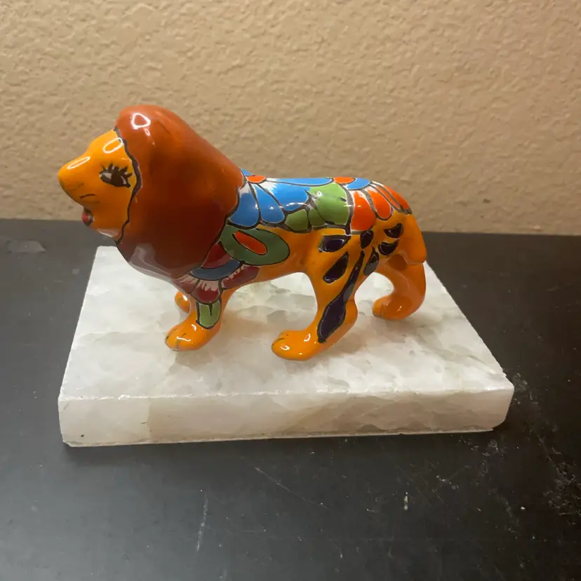 Exquisite Talavera Mexico Folk Art 5” Lion Figurine