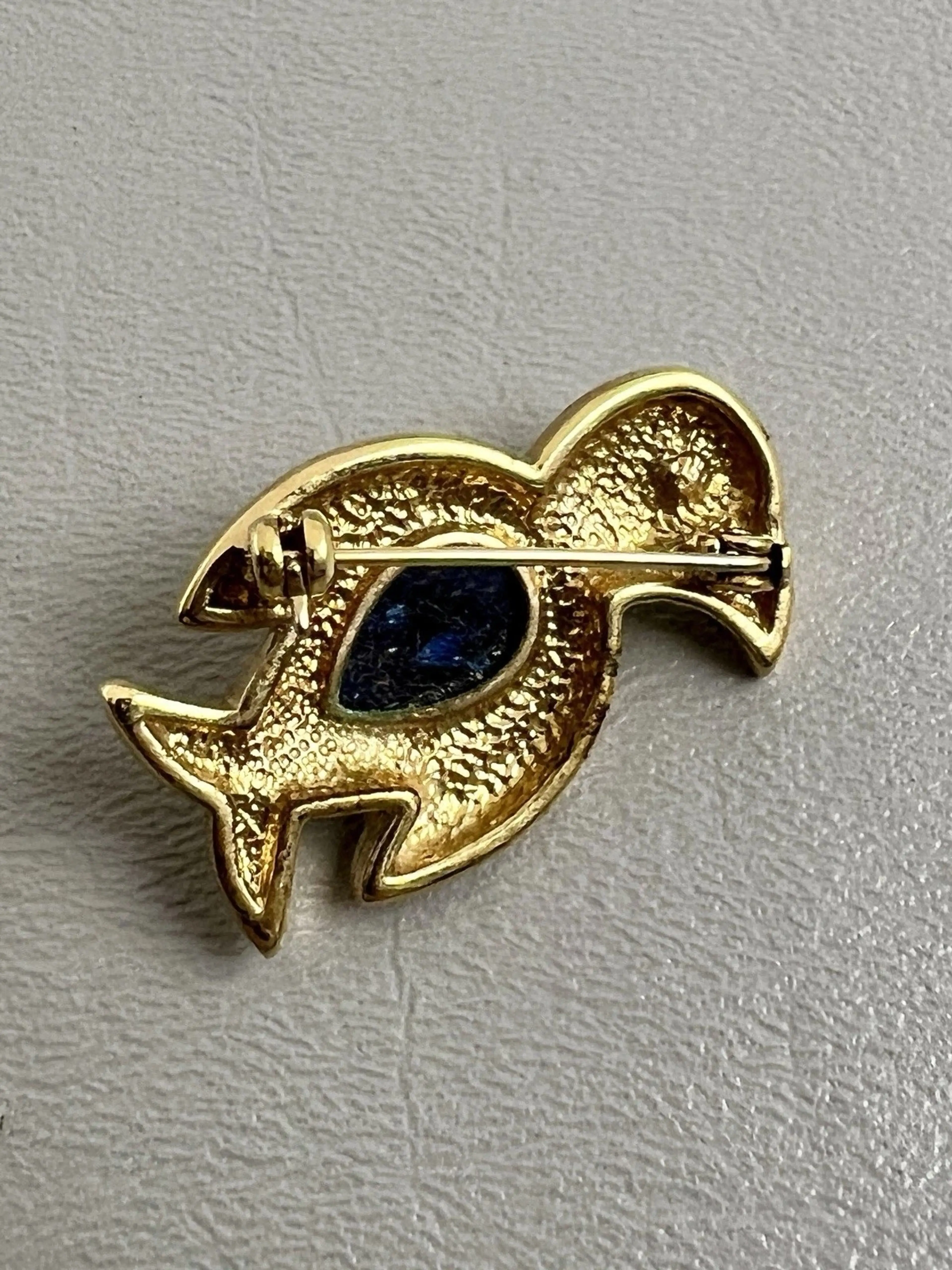 Image 3 of 4