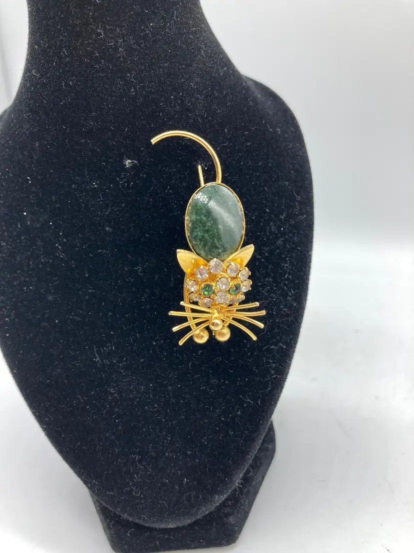 Green Jadeite Gold Tone and Rhinestone Cat Brooch