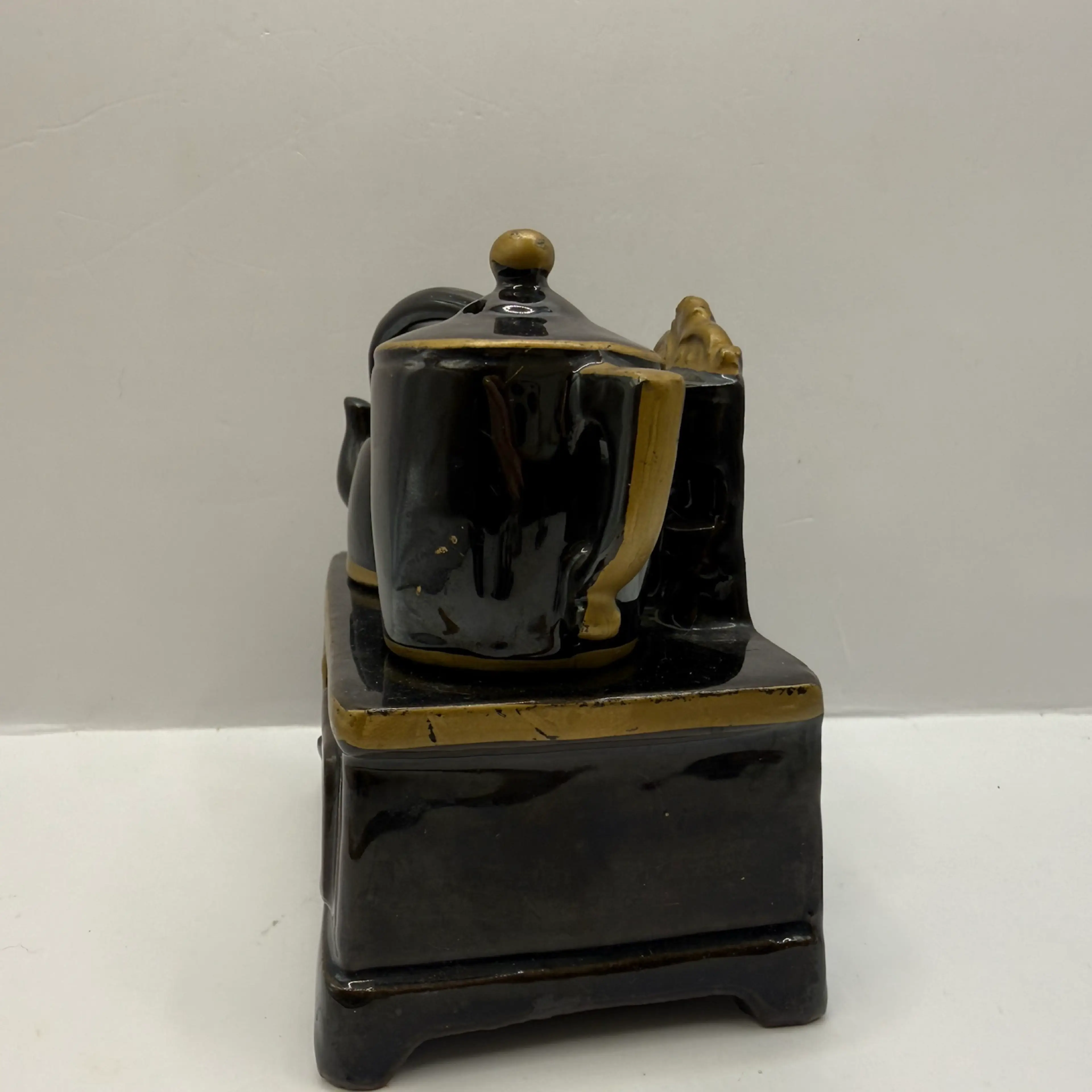 Image 4 of 8