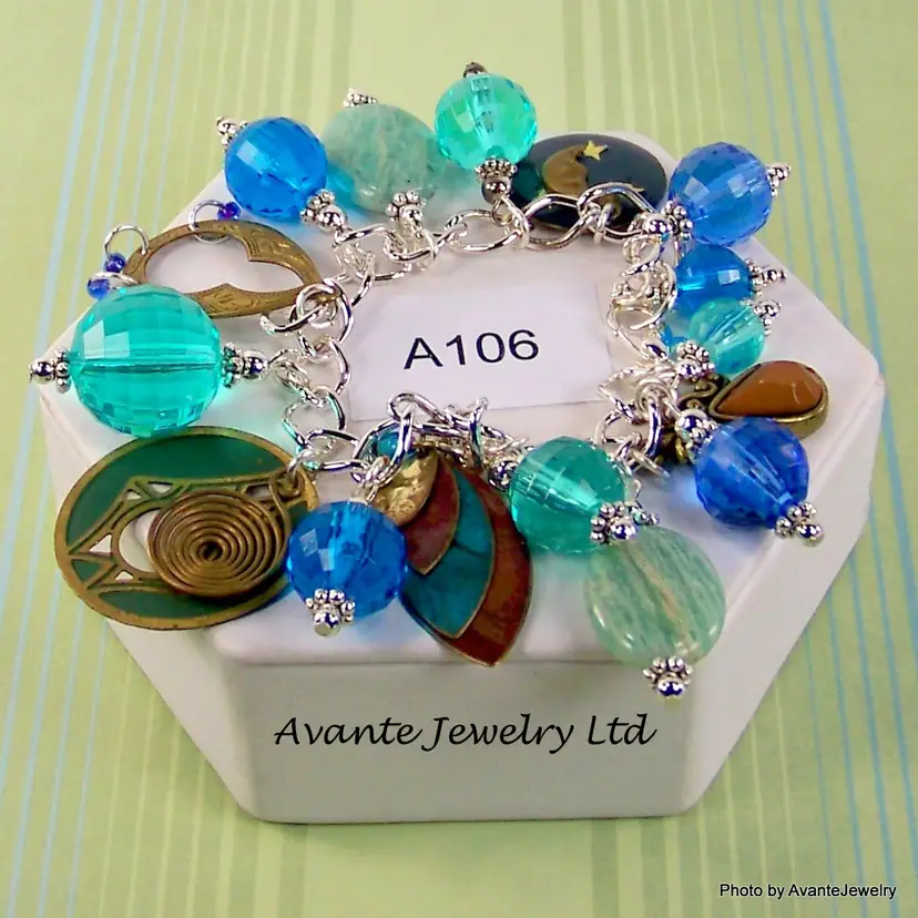 Avante Jewelry Charm Bracelet Vintage Aqua Green Silver Tone Chain A106