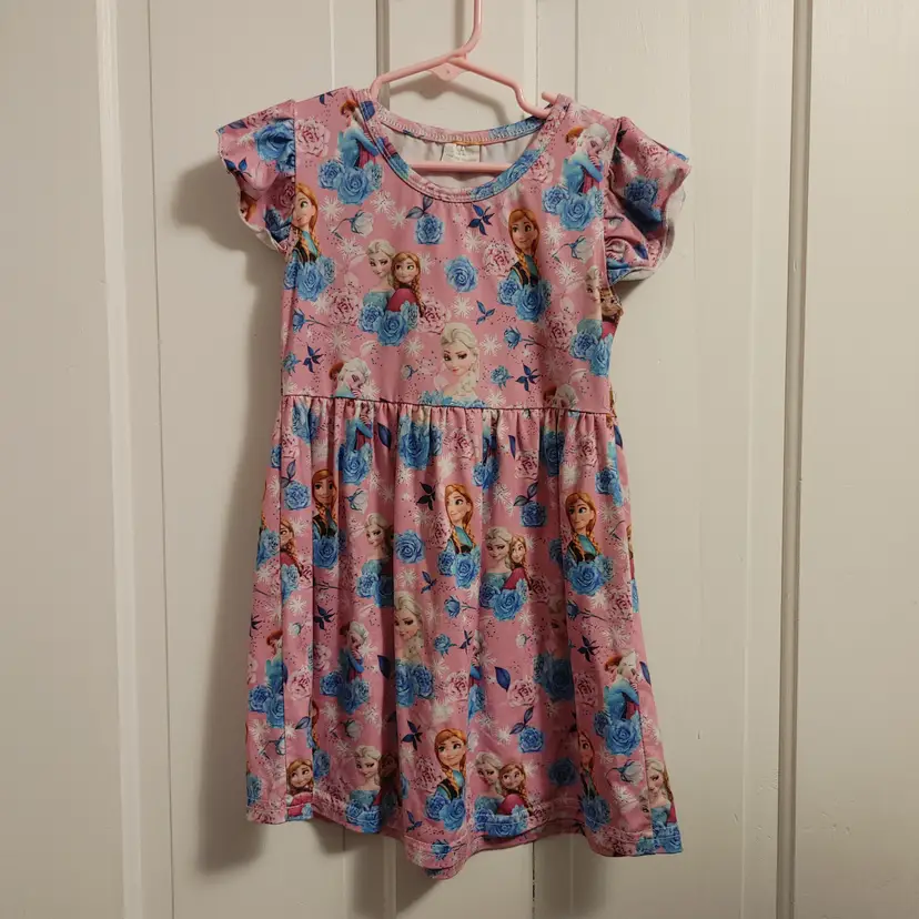 Kids- Brand: Unknown. Size 4T. Anna & Elsa dress. Material- 95% cotton, 5% spandex. No callouts.