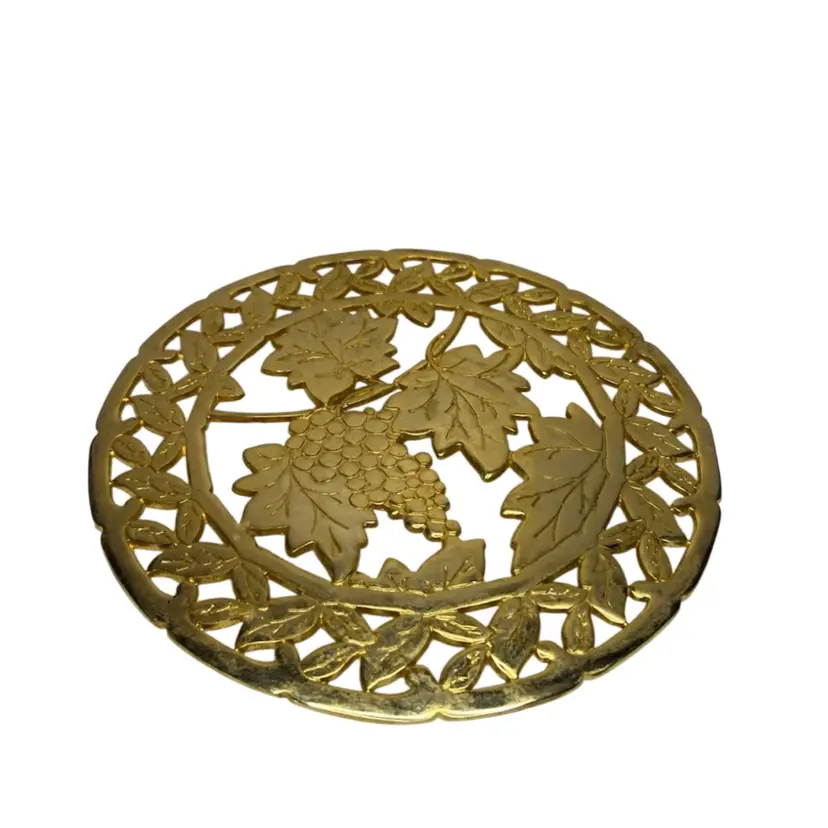 Vintage Sheridan Brass Grapevine Medallion Trivet From Italy Featuring Grape Clusters And Leaves 9” Diameter