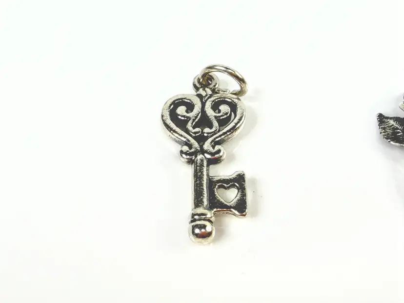 James Avery Sterling Silver Key to My Heart Scroll Key Charm Jewelry JR2132