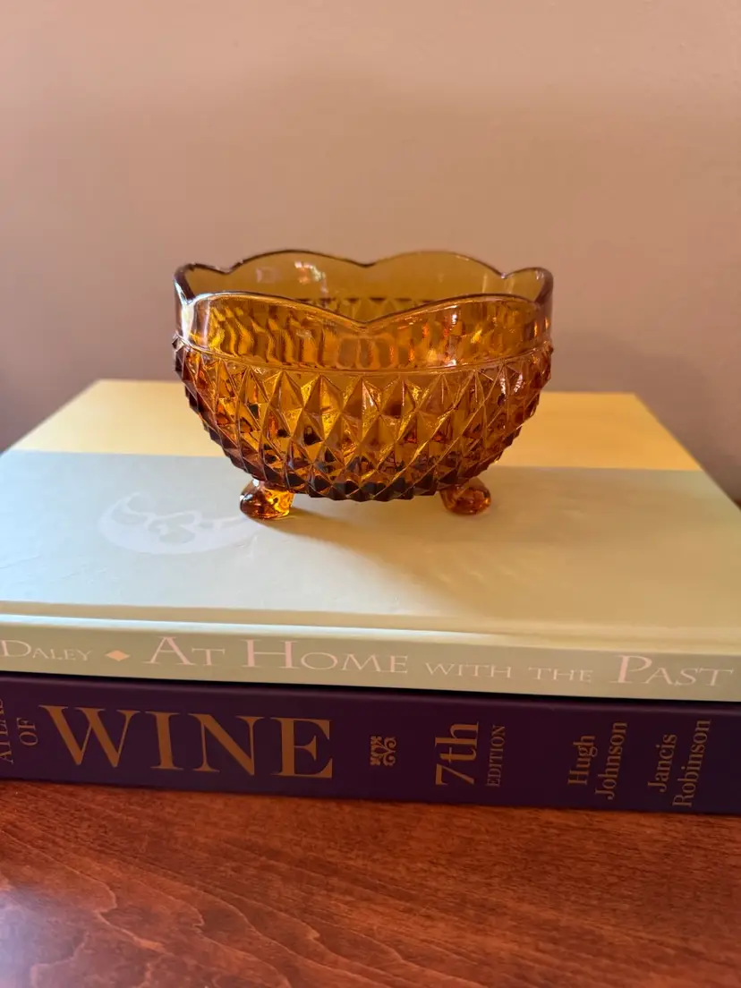☀️5” W x 3” H Vintage Amber Indiana Glass Diamond Point Footed Dish