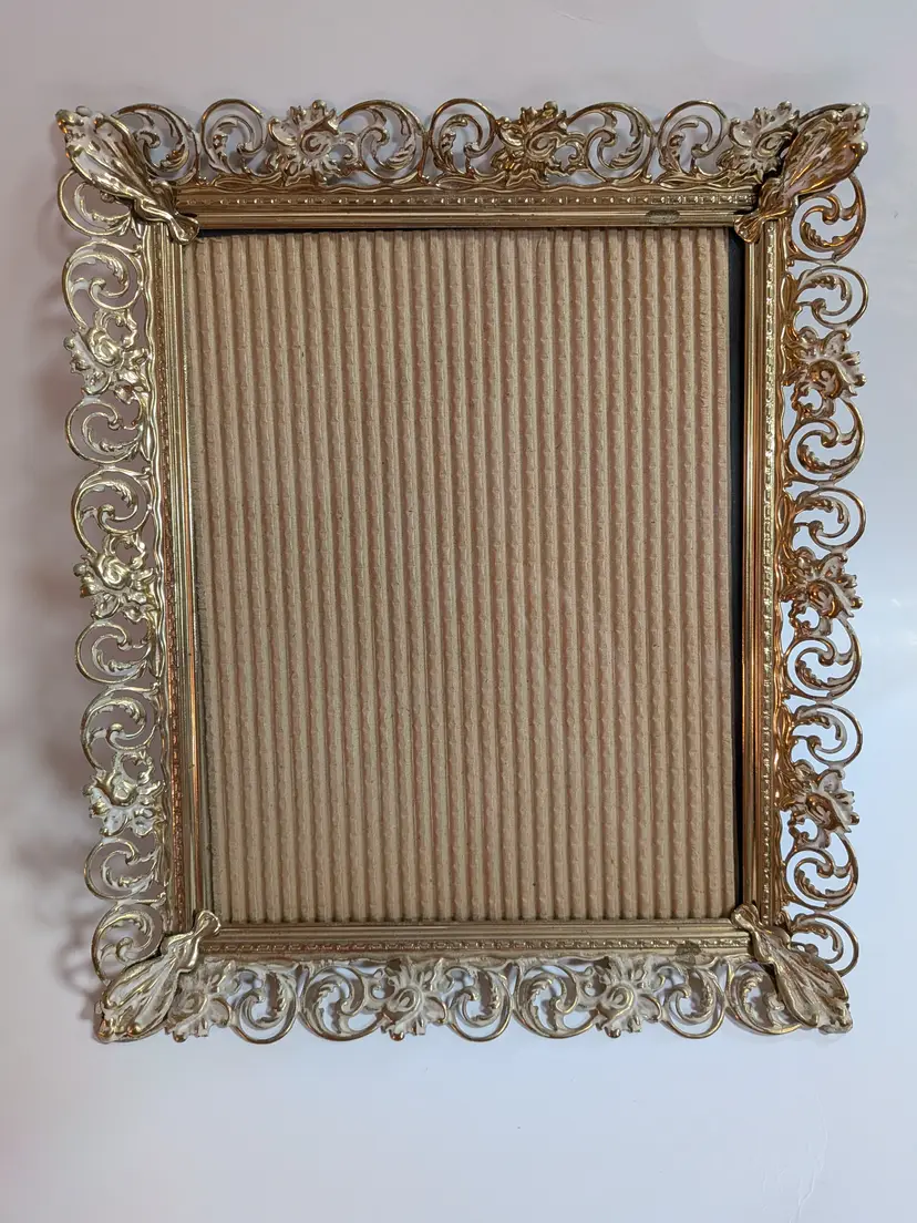 VINTAGE ORNATE GOLD TONE BRASS  FILAGREE INSET 8"×10" FRAME