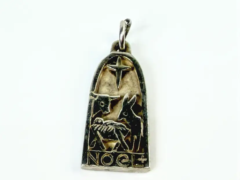 James Avery Retired Sterling Silver Nativity Scene Christmas Charm JR2140