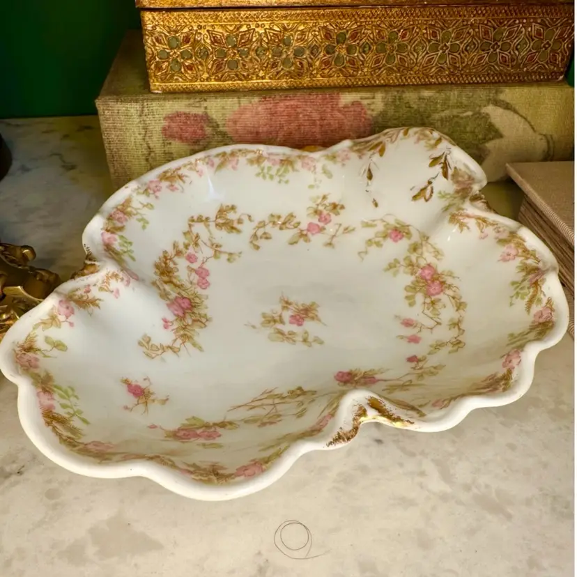😻 antique 1888 - 1896, Haviland & Co. Limoges abstract leaf shaped dish w/hand painted pink flowers & 22k gold design