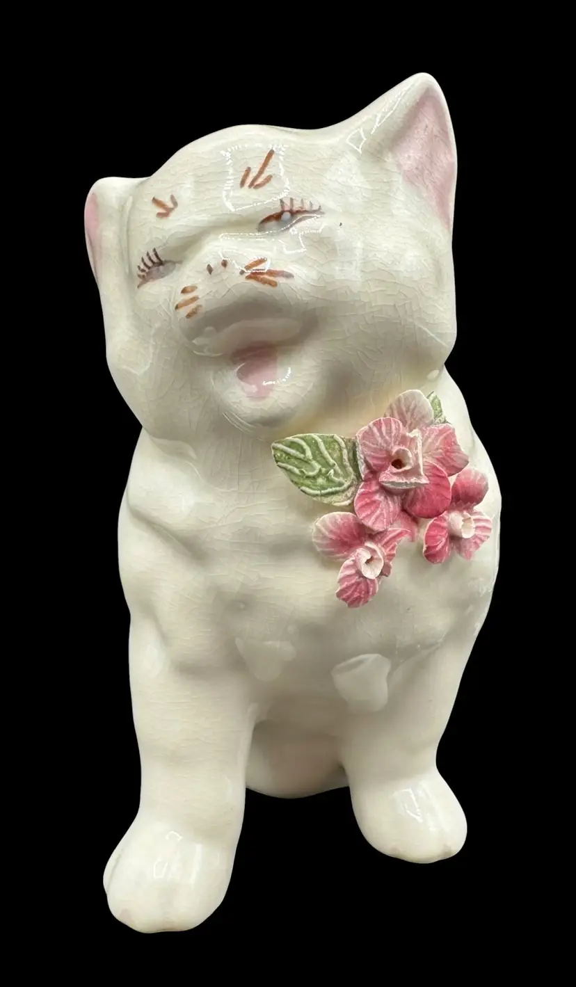Vintage Pottery Ceramic White Hissing Cat Kitten Figurine Floral Pink 5.75”
