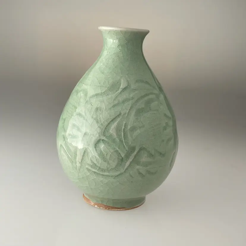 Celadon Pear Shape Bud Vase Incised Crackle Glaze Pottery Vintage Korean SIGNED 4"