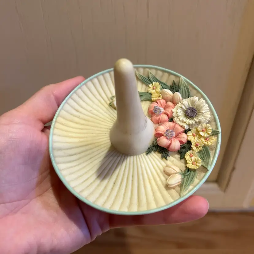 Ring Dish With Flowers