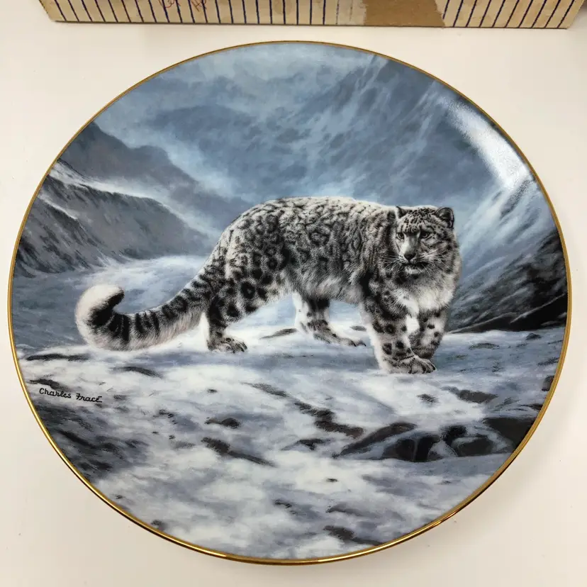 1991 “Fleeting Encounter” 8 1/2” Collector Plate #4374D!  Certificate Of Authenticity And Original Box! READ! Box Has Seen Better Days As Shown In Pics! Snow Leopard!