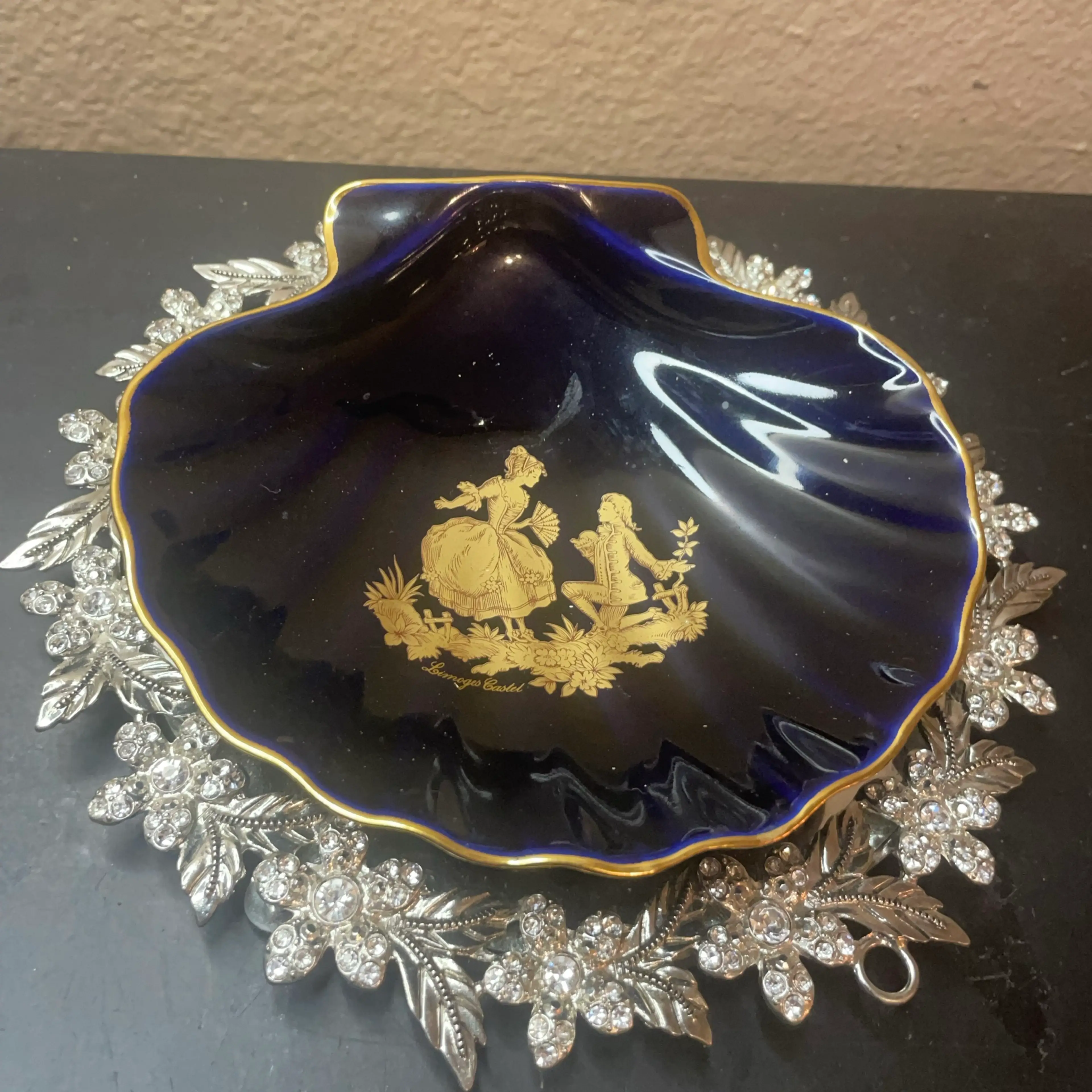 Image 3 of 6