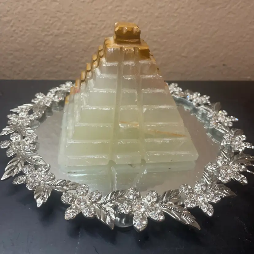 Gorgeous Carved Onyx 5” Pyramid Sculpture From Italy