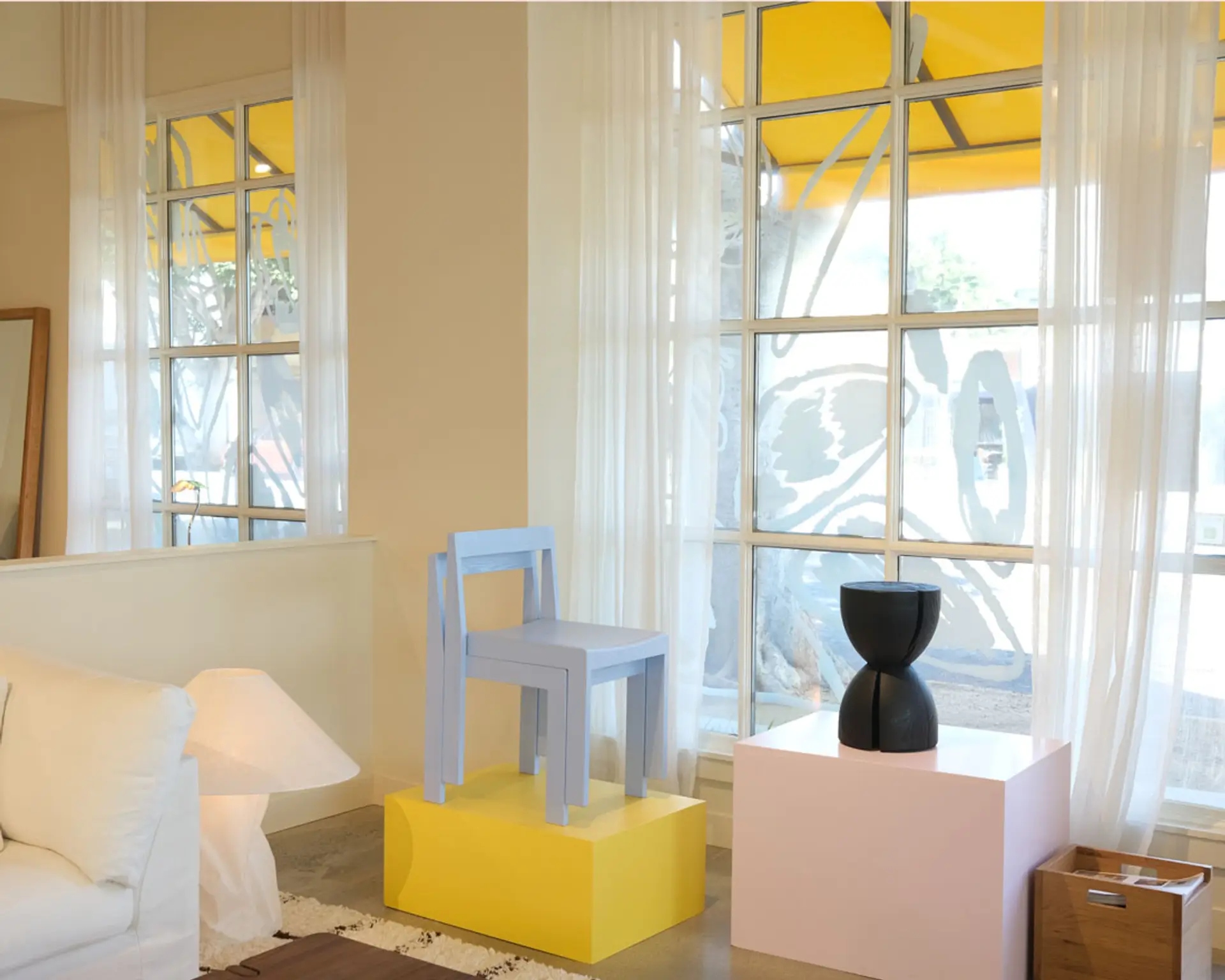 Sundays Furniture - Interior showroom