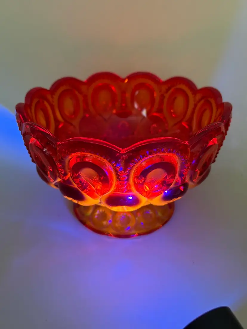 Vintage L.E. Smith Moon & Stars Amberina 7” Bowl  Cadmium Glow UV Reactive