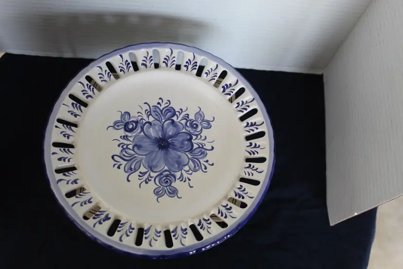 Vintage Vestal Alcobaca Portugal Reticulated Blue & White Plate 9 inch