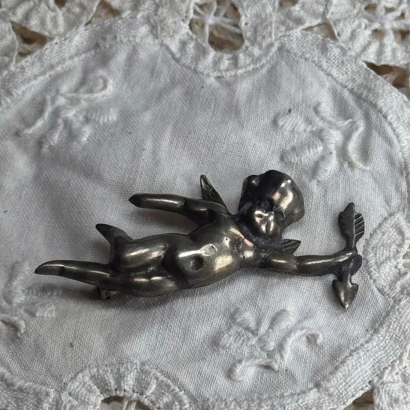 Vintage Sterling Silver Cherub Brooch 12.4 grams