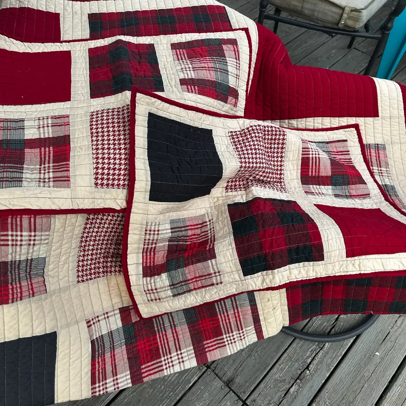 Large Black And Red Quilt With Pillow Shams 92 X 96”